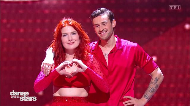 image de la news "Ma côte est...", Adeline Toniutti (Danse avec les stars) raconte sa mésaventure sur le prime de vendredi soir…