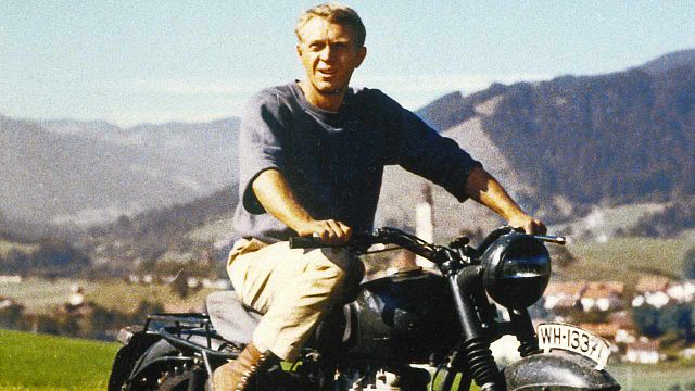 image de la news Noté 4,3 sur 5 : dans ce film de guerre culte, Steve McQueen assure toutes ses cascades... Sauf pour cette scène restée dans toutes les mémoires