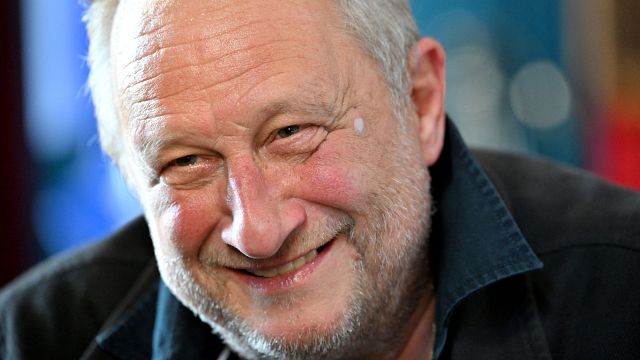 image de la news "C'est un peu comme aller chez l'urologue" : pour Benoît Poelvoorde, travailler avec ce réalisateur est "très amusant"