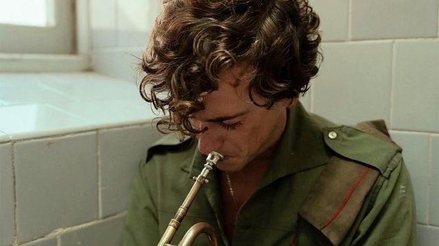 image de la news "Un Apocalyse Now queer" : ce film de guerre épique pourrait tout rafler aux prochains Oscars ! C'est quoi La Bola Negra ?