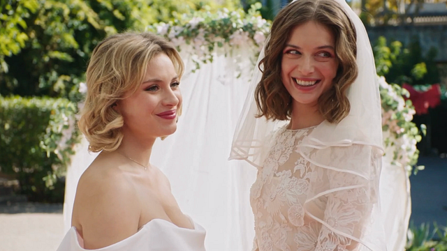 image de la news Ici tout commence : Carla et Bérénice se marient enfin, voici les premières images de la cérémonie !