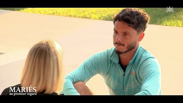image de la news Mariés au premier regard : Mathieu a-t-il continué le yoga après sa séance avec Julie ?