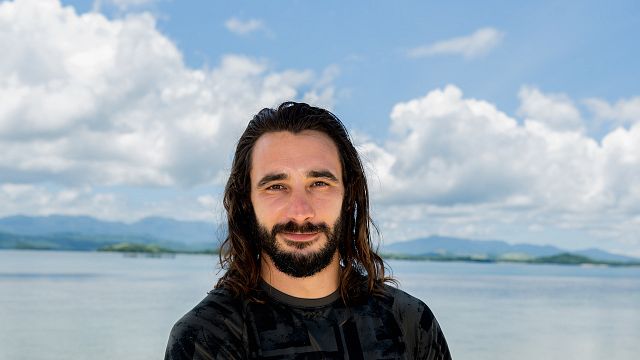 image de la news Koh-Lanta 2024 (portrait) : qui est Sébastien, le courageux charpentier de l'équipe jaune ?