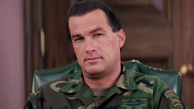 image de la news On ne s'attendait pas du tout à la mort de ce personnage ! C'est l'une des meilleures trouvailles qui rend surprenant ce film d'action des années 90