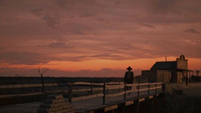 image de la news C’est l'une des meilleures séries western de tous les temps : si vous aimez Yellowstone et que vous n'avez jamais vu cette épopée réalisée il y a 35 ans, n'hésitez plus !