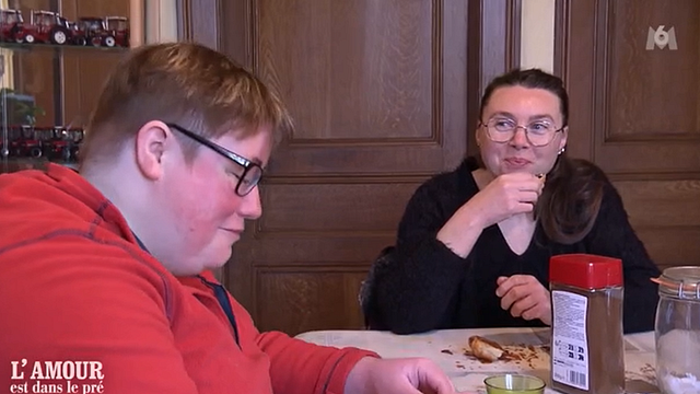 image de la news L'amour est dans le pré : une prétendante de Patrice se rapproche de... Charles !