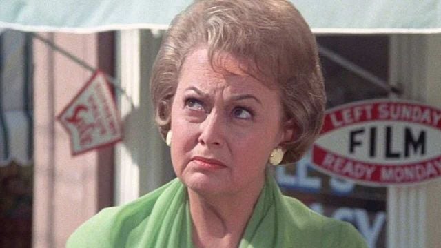 image de la news Cette actrice a vécu jusqu'à 104 ans, a remporté 2 Oscars et a joué dans l'un des plus grands films de tous les temps... Sa sœur était également une célèbre star hollywoodienne !