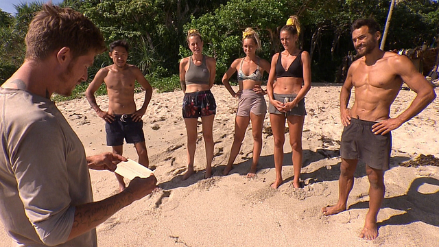 image de la news Laura (Koh-Lanta) : ce geste de Tania qu'elle n'a pas du tout apprécié