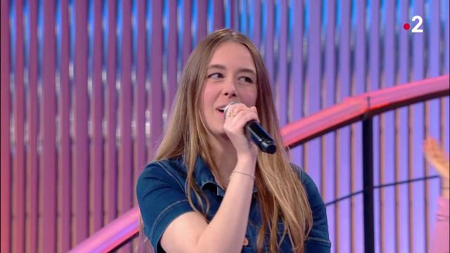 image de la news La valse ne s’arrête plus… Qui est Mélissa, la nouvelle Maestro de N’oubliez pas les paroles qui a piqué la place à Maureen ?