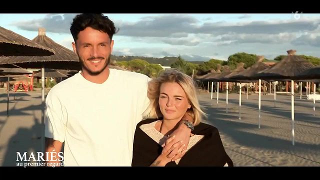 image de la news Pas vu à la télé dans Mariés au premier regard : Julie et Mathieu ont enchaîné les galères pendant le tournage