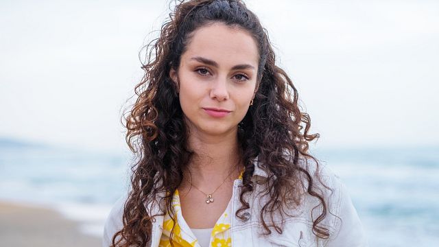 image de la news Demain nous appartient : "Je ne m’attendais pas à ce que les scénaristes les mettent ensemble"... Salomé Benitha lève le voile sur l'avenir sentimental de Violette.
