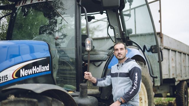 image de la news L’amour est dans le pré 2025 (portrait) : qui est Julien, le tombeur qui n'a jamais été amoureux ?