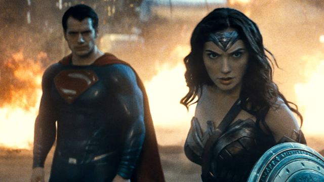 Superman et Wonder Woman effacés du film The Flash