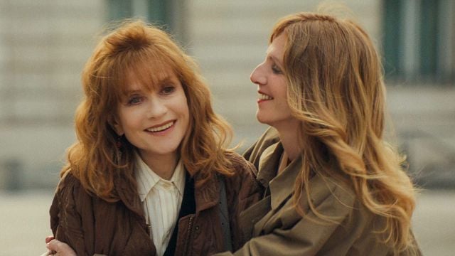 image de la news Ni vue, ni connue : Isabelle Huppert dans un rôle qu'elle n'avait encore jamais joué... Celui d'une figurante anonyme !
