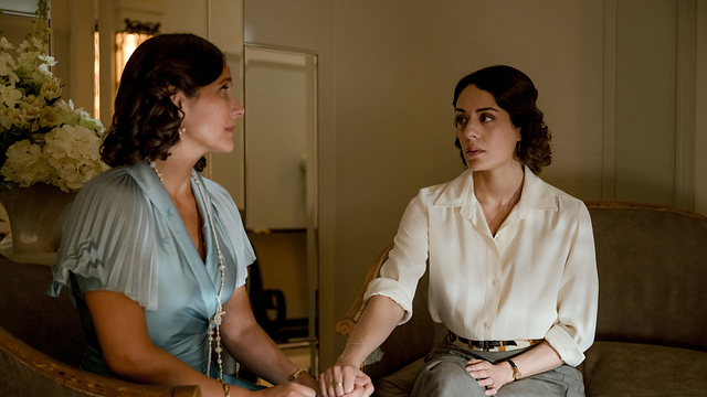 image de la news L'Eté 36 : "J'ai vraiment ressenti de la haine"... Julie de Bona (Blanche) se confie sur ses scènes difficiles avec Sofia Essaïdi (Eugénie)