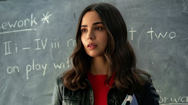 image de la news Dès que son nom apparaît sur Netflix, c'est un succès assuré ! On a rencontré Sofia Carson, la superstar du streaming