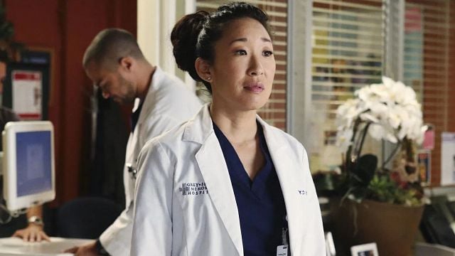 image de la news Grey’s Anatomy : qu’est devenue Sandra Oh (Cristina) depuis son départ de la série il y a 12 ans ?