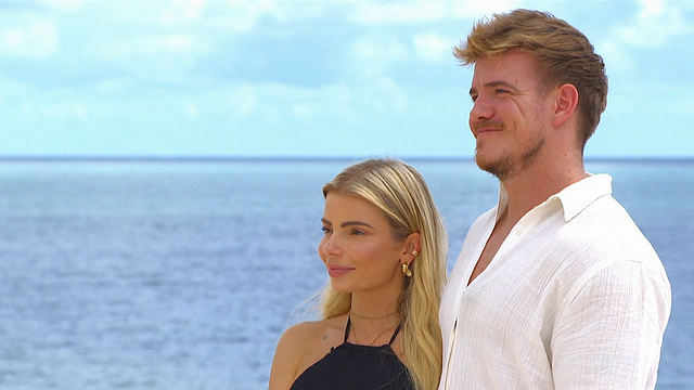 image de la news L'île de la tentation : un nouveau couple débarque, qui sont Christophe et Marine ?