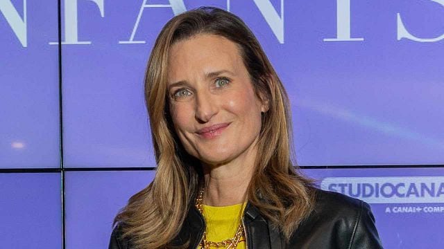 image de la news Notée 4,3 sur 5, la série française la plus populaire dans le monde devient un film Netflix… Voici les premières infos divulguées par Camille Cottin