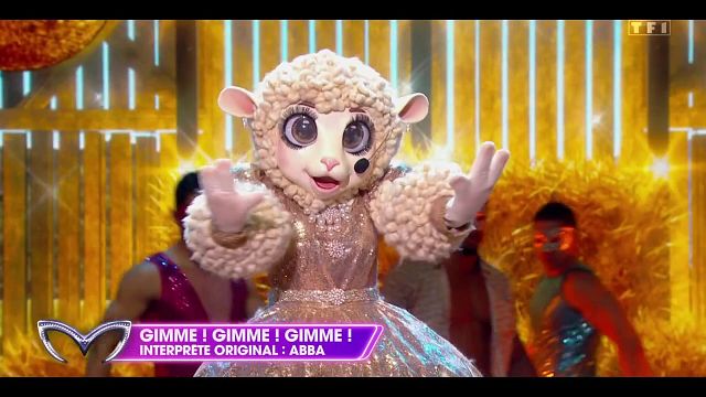 image de la news Mask Singer 2025 : l'Agneau dévoile de nouveaux indices, les internautes ont identifié qui se trouve sous le costume