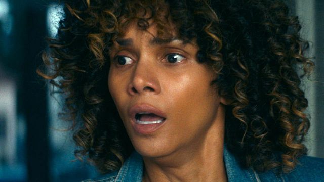 image de la news "J'ai été stupide" : Halle Berry aurait pu donner la réplique à Keanu Reeves et le regrette aujourd'hui