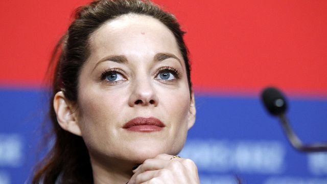 image de la news Marion Cotillard va vous surprendre avec ce prochain film énigmatique qui se déroulera dans les années 80
