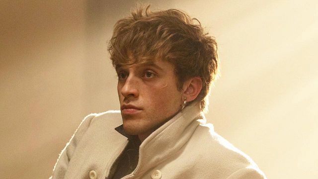 image de la news Cette série française avec Benjamin Voisin et Lyna Khoudri populaire à l'international aura-t-elle une saison 2 ? Quel avenir pour Carême ?