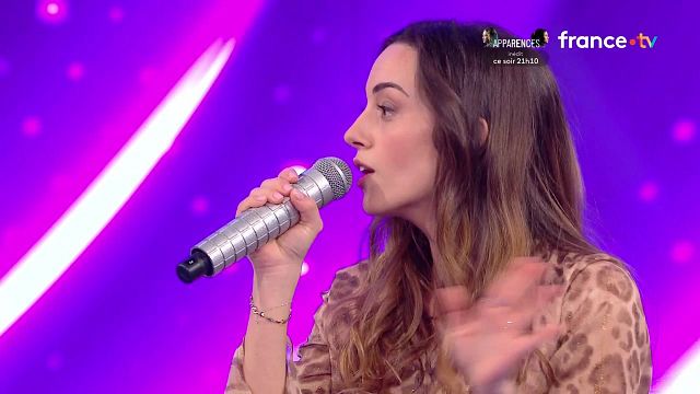 Exclu. N'oubliez pas les paroles : Sandy nous donne son astuce anti-stress “avant  de rentrer sur le plateau” - TV ACTU by AlloCiné