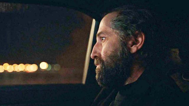 image de la news Caché sous un casque depuis 30 ans, Thomas Bangalter, moitié des Daft Punk, dévoile son visage dans Chien 51 !