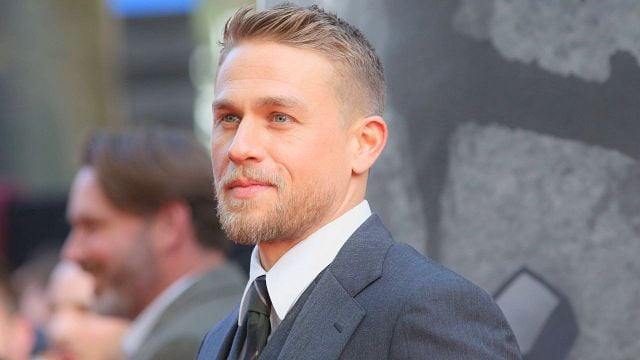 image de la news Ni Monstre, ni Sons of Anarchy : on connaît enfin le prochain rôle de Charlie Hunnam... Et ce sera pour l'un des auteurs les plus connus du monde !