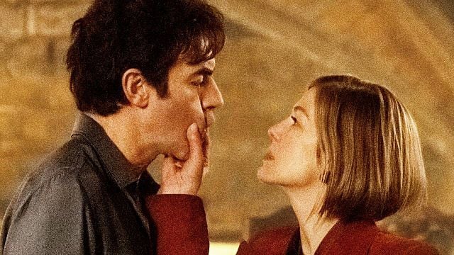 image de la news Nouveau sur Netflix : Rosamund Pike fait vivre un enfer à Sacha Baron Cohen dans cette comédie piquante à ne pas rater
