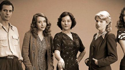 image de la news "Bomb Girls" renouvelle son contrat !