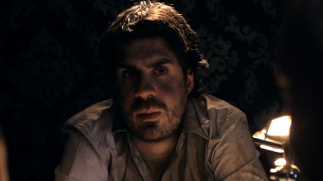 image de la news "Le Visiteur du Futur" Saison 3 : Simon Astier plus présent que prévu...