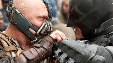 image de la news L'équipe de Batman suspend la promotion du film à Paris après la tuerie