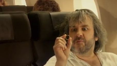 image de la news "Hobbit" : Un voyage inattendu (en avion) pour Peter Jackson ! [VIDEO]