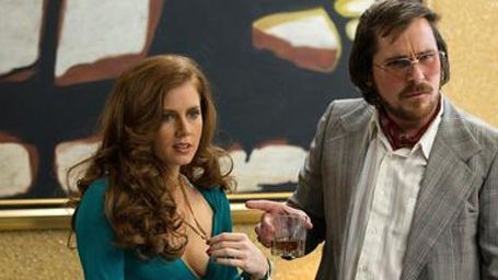 image de la news Bande-annonce : Christian Bale et Bradley Cooper en mode vintage dans "American Hustle" !