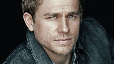 Qui est Charlie Hunnam, le Christian de "Cinquante nuances de Grey" ?