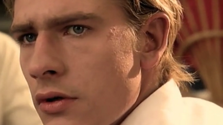 image de la news Guillaume Depardieu : le clip de sa chanson "Je mets les voiles" [VIDEO]