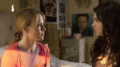 image de la news "Switched" : deux adolescentes échangées à la naissance le 3 janvier sur 6ter