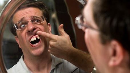 image de la news "Y a-t-il un flic pour sauver la reine ?" : un reboot en projet avec Ed Helms !