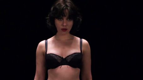 Scarlett Johansson se dévoile dans la bande-annonce d'Under the skin