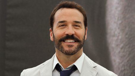 image de la news Mr Selfridge renouvelée : la série de Jeremy Piven décroche une saison 3