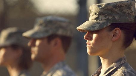image de la news Kristen Stewart en tenue militaire sur les premières photos de "Camp X-Ray"