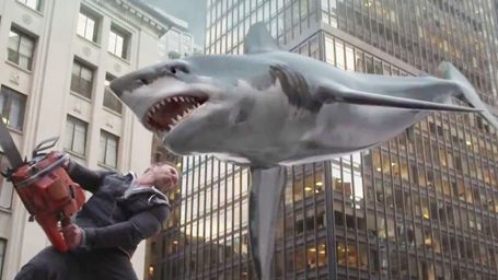 image de la news Sharknado 2 : il pleut littéralement des requins sur New York dans la bande-annonce