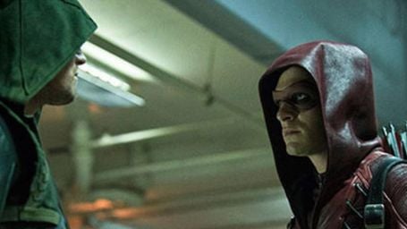 image de la news Arrow et Arsenal réunis sur les photos de la saison 3