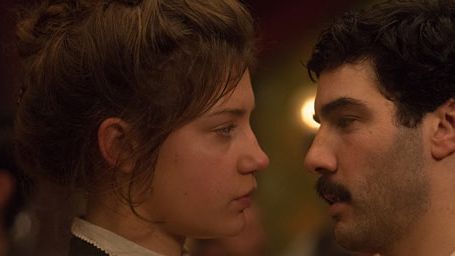 image de la news Bande-annonce Les Anarchistes : Tahar Rahim brûle de désir pour Adèle Exarchopoulos
