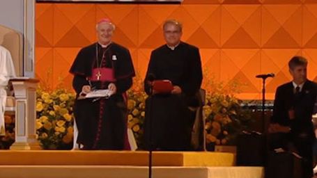 image de la news Ted : Mark Wahlberg présente ses excuses au pape François