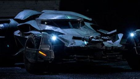 image de la news Batman v Superman : on en sait plus sur la Batmobile et le prologue du film !