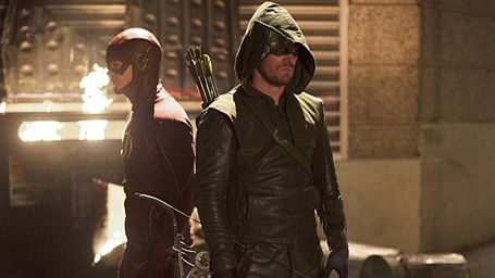 image de la news Cross-over Arrow / Flash : une photo pleine de super-héros