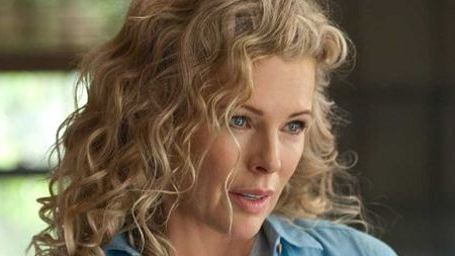 50 Nuances de Grey : Kim Basinger jouera la maîtresse SM de Christian dans la suite